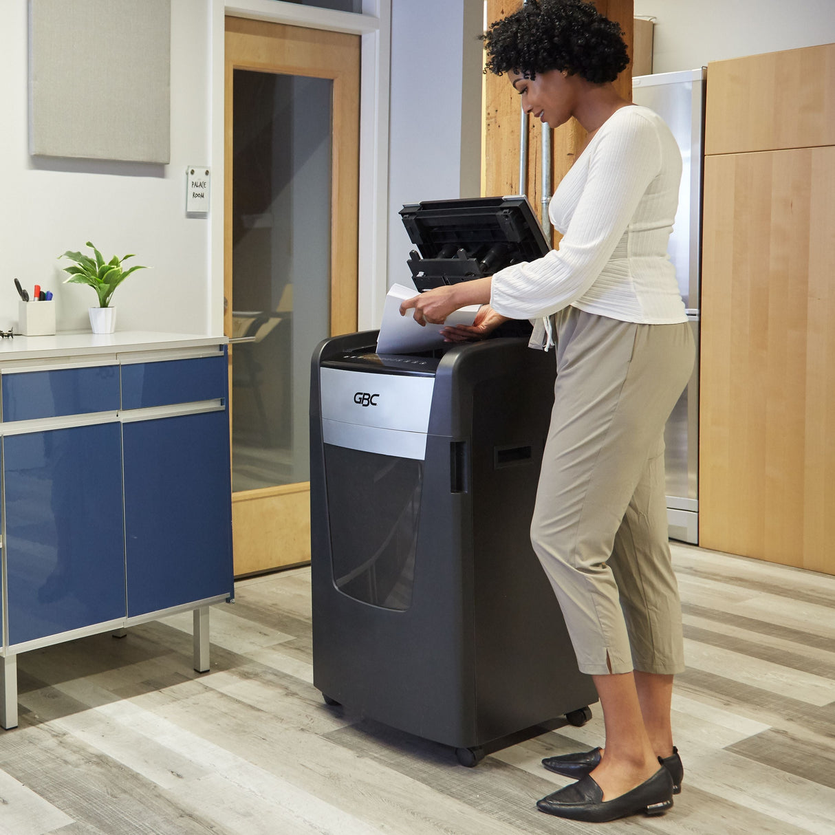 Image of GBC 600M Office Autofeed+ Shredder