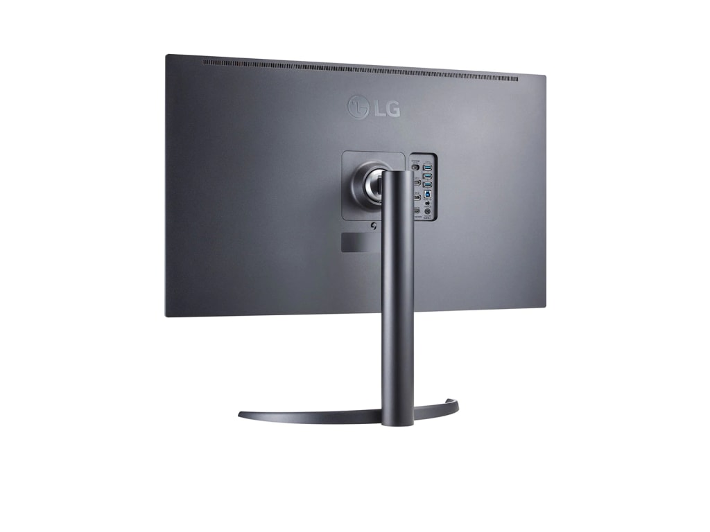 LG 32EP950-B 31.5” UltraFine OLED Pro 4K Display