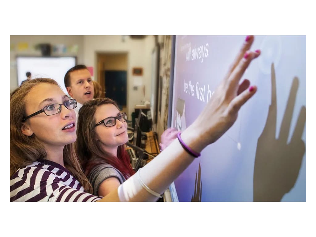 SMARTBOARD SBM787 87" Interactive Whiteboard