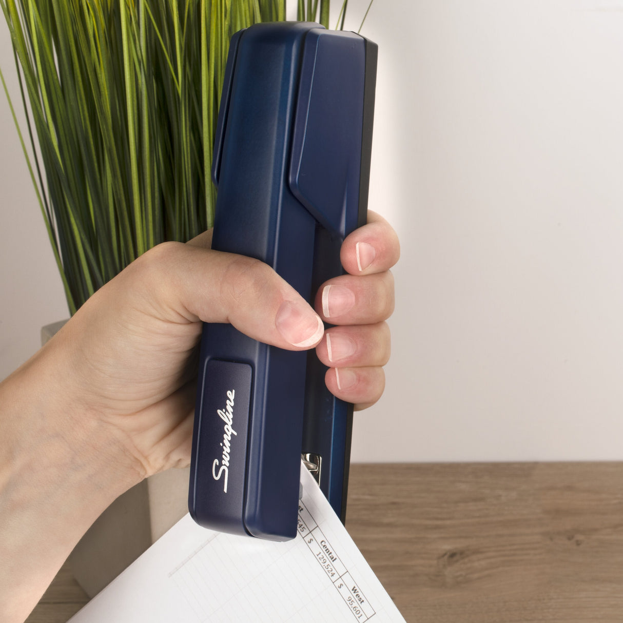 Swingline 747 Classic Stapler, Royal Blue, 30 Sheets